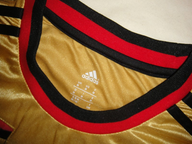 13-14 AC Milan Away Golden Jersey Kit(Shirt+Short) - Click Image to Close